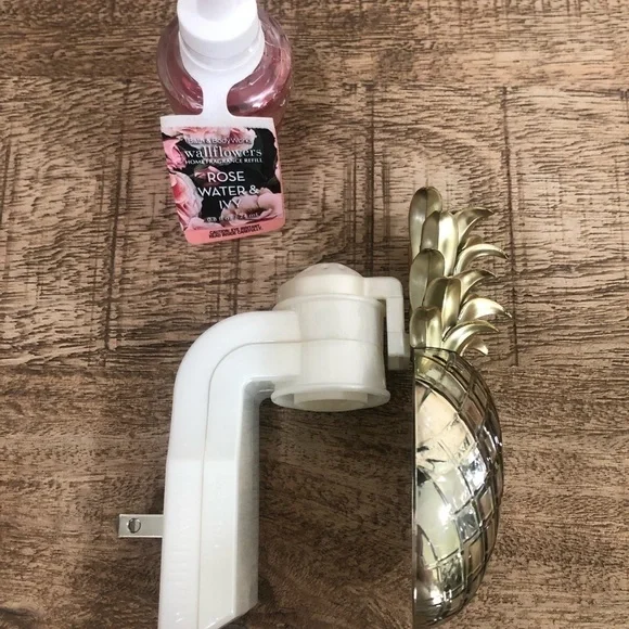 BBW Pineapple Wallflower - Picture 3 of 3